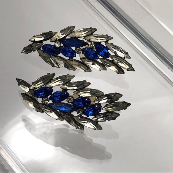 VTG BLUE CLEAR RHINESTONE “WINGED” EARRINGS - Picture 13 of 14
